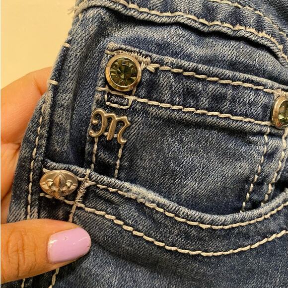 Miss Me Boyfriend Denim Capri Embellished  28 us - Picture 4 of 10